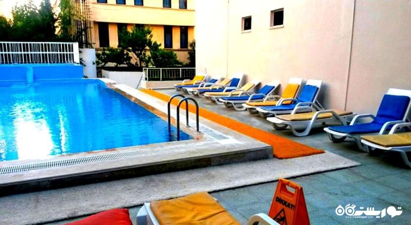 استخر روباز هتل پاک